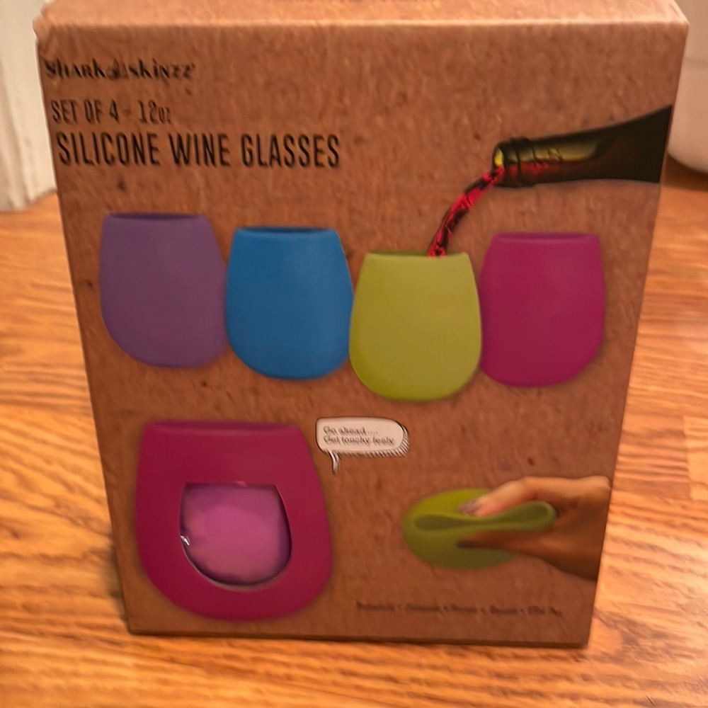 12 oz silicone wine glasses